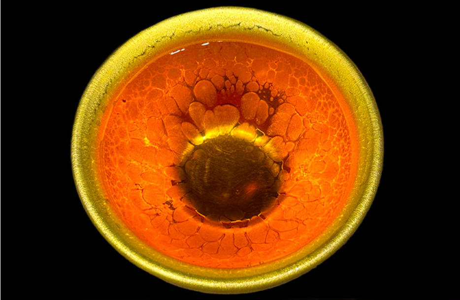 How Gorgeous is Colorful Gold Yaobian Jianzhan? Dazzling Under Light